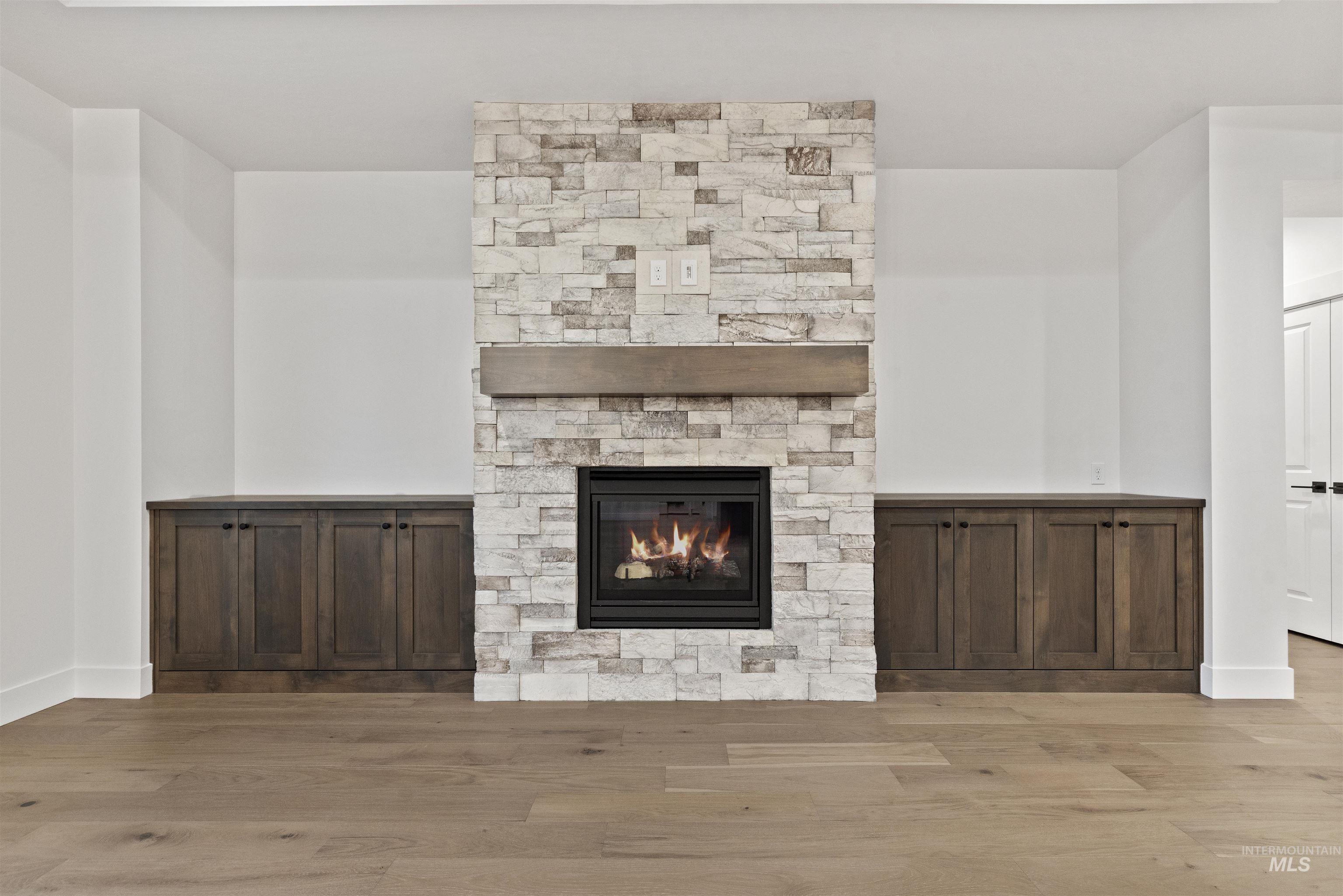 2129 E Blakehurst St