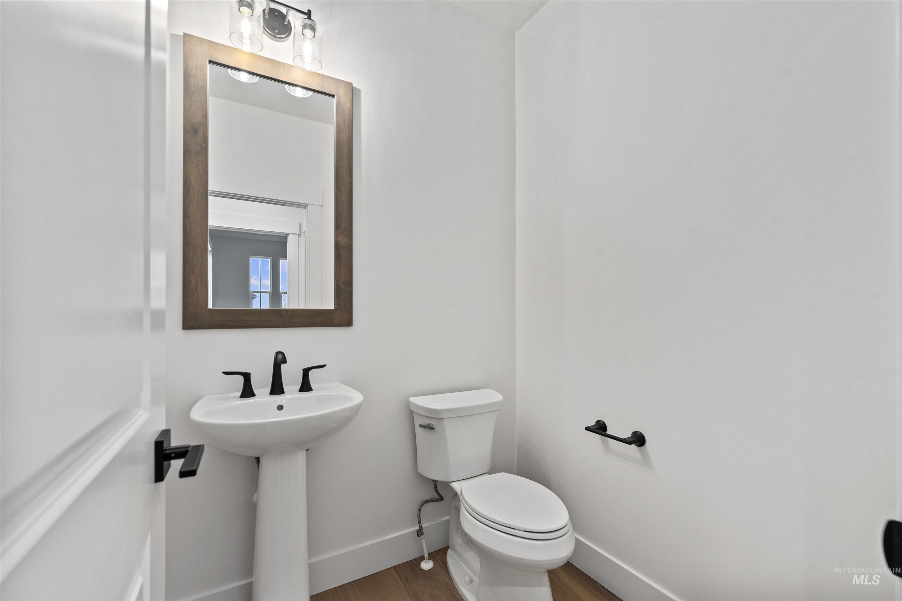 2129 E Blakehurst St