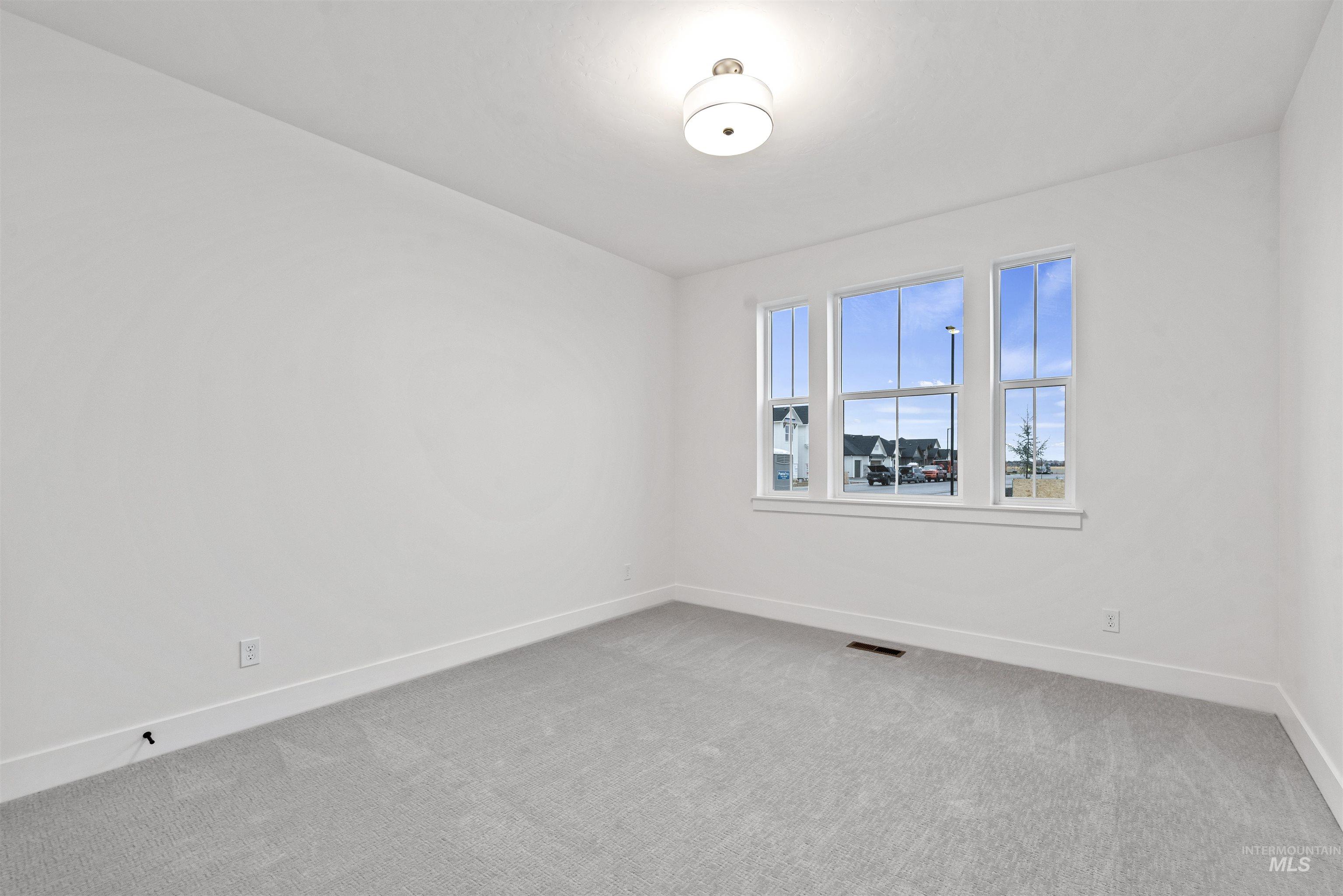 2129 E Blakehurst St