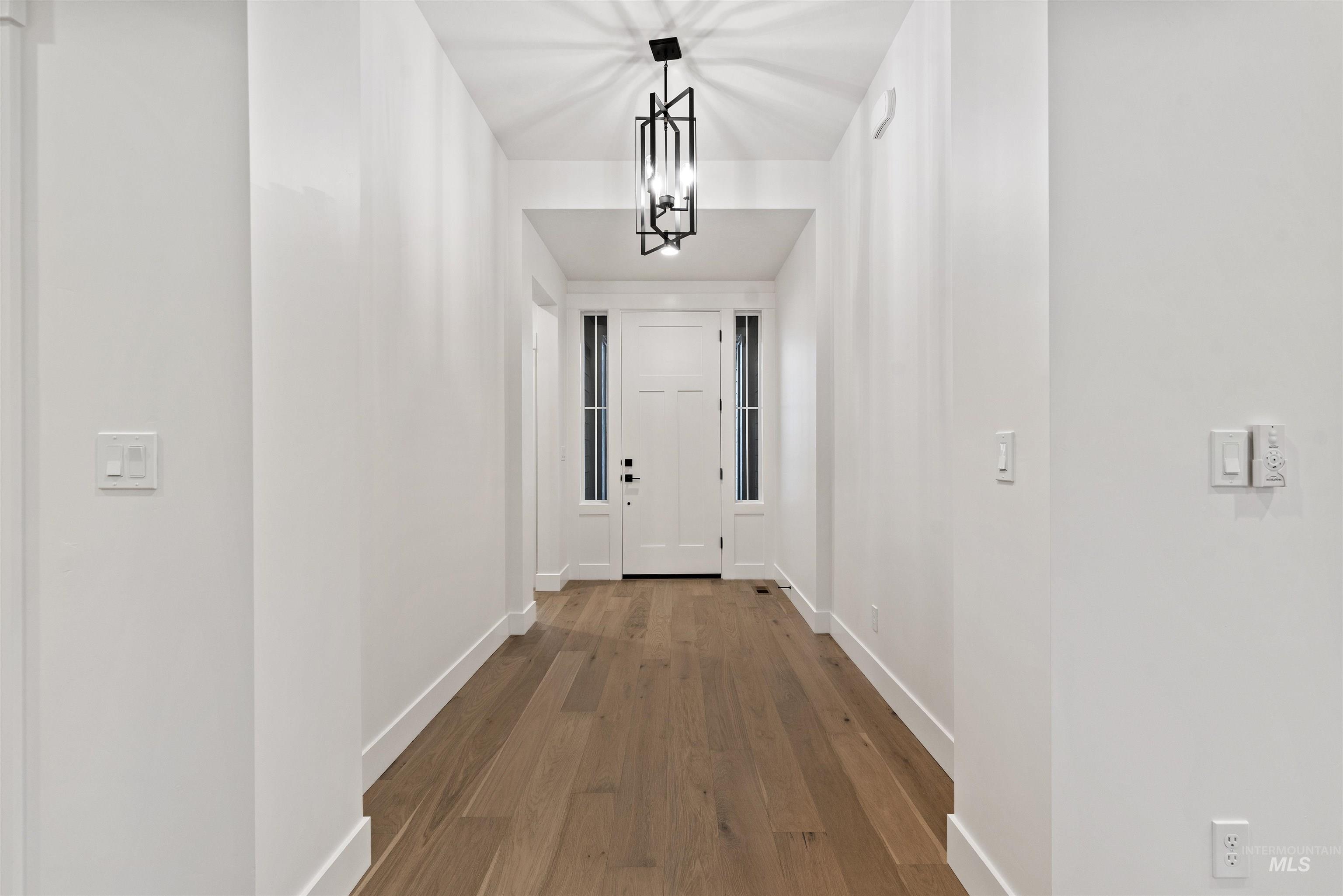 2129 E Blakehurst St