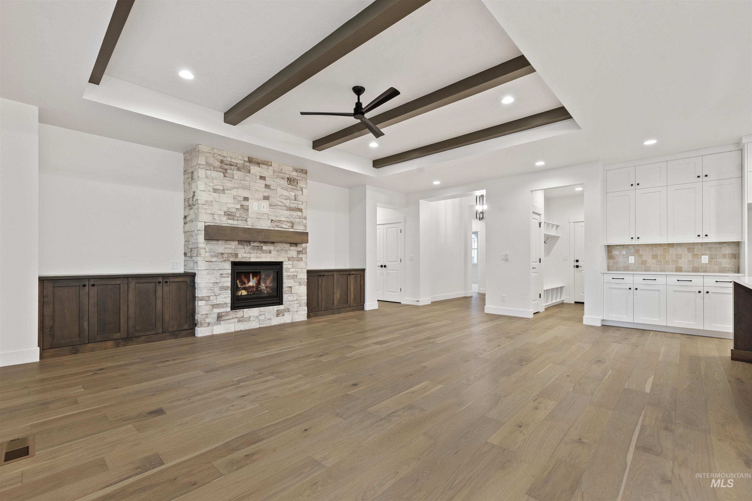 2129 E Blakehurst St