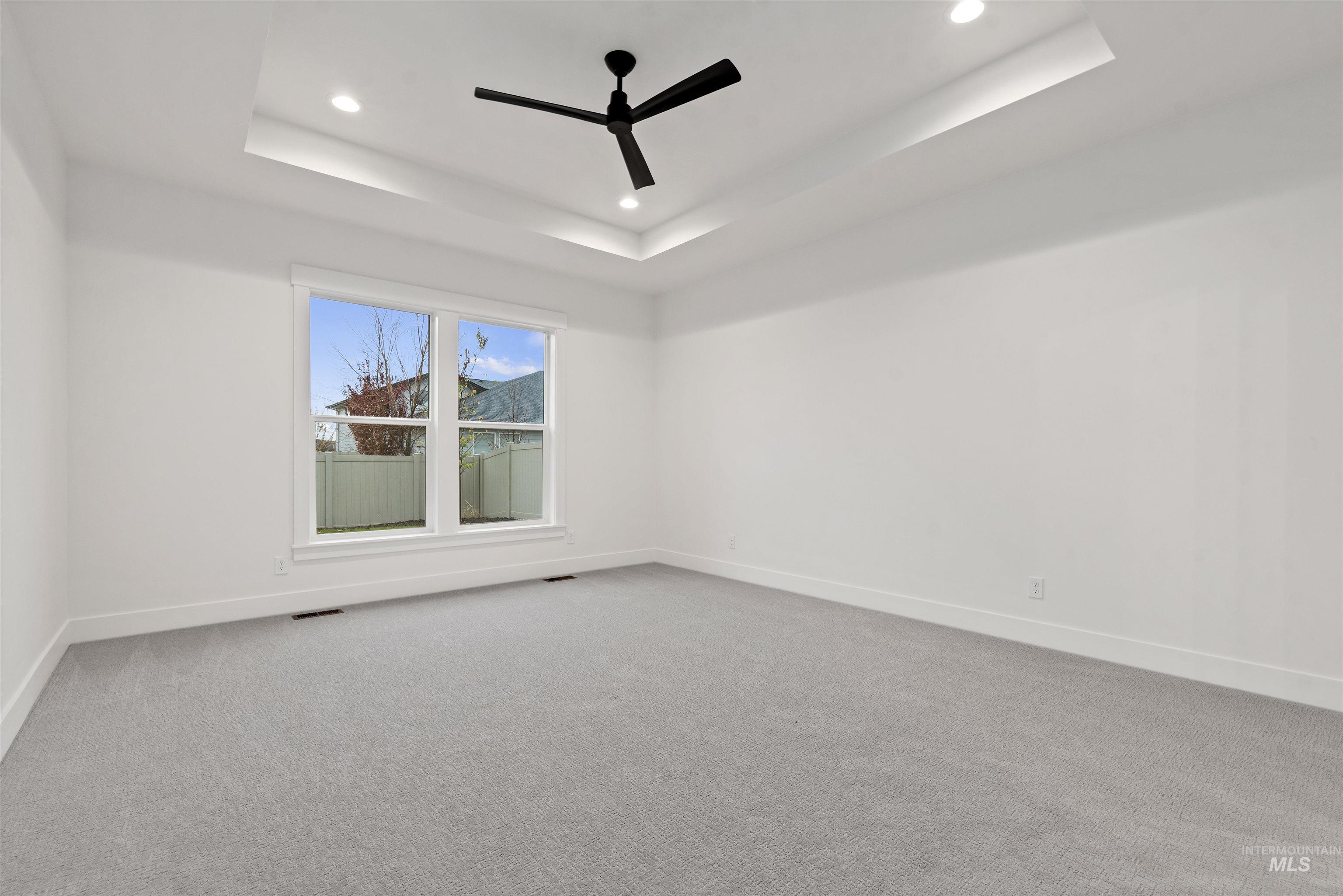 2129 E Blakehurst St