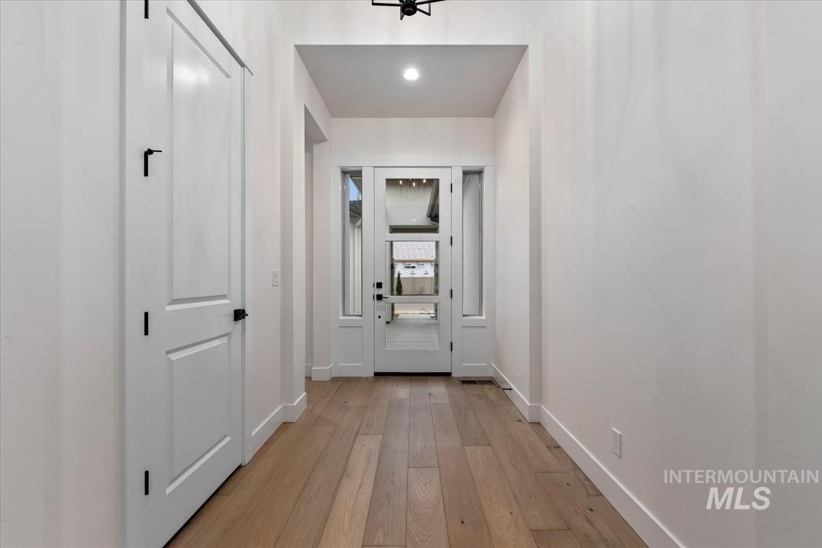 2085 E Blakehurst Ave