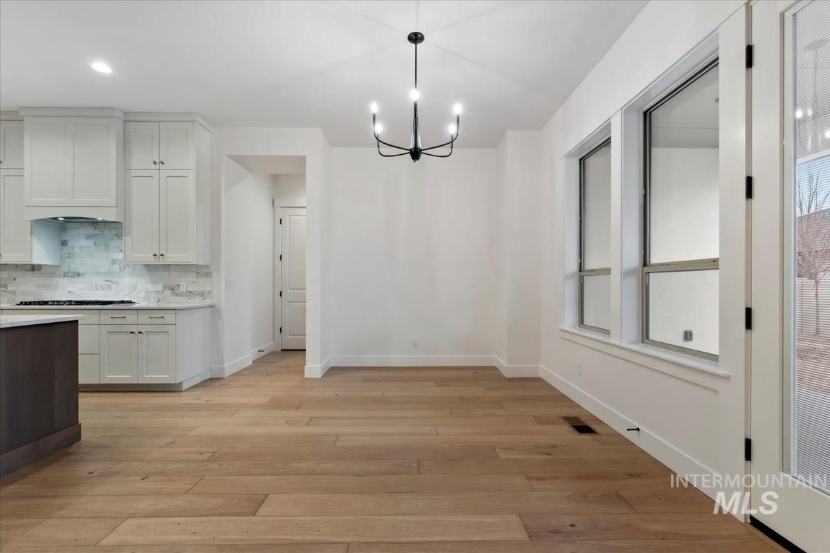 2085 E Blakehurst Ave