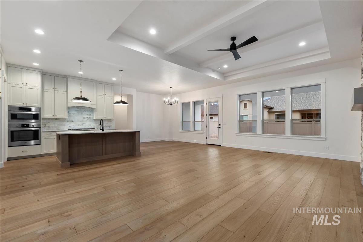 2085 E Blakehurst Ave