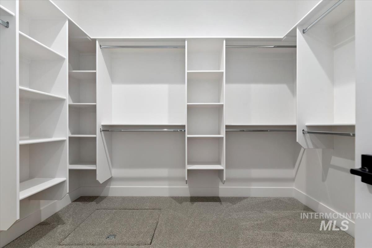 2085 E Blakehurst Ave