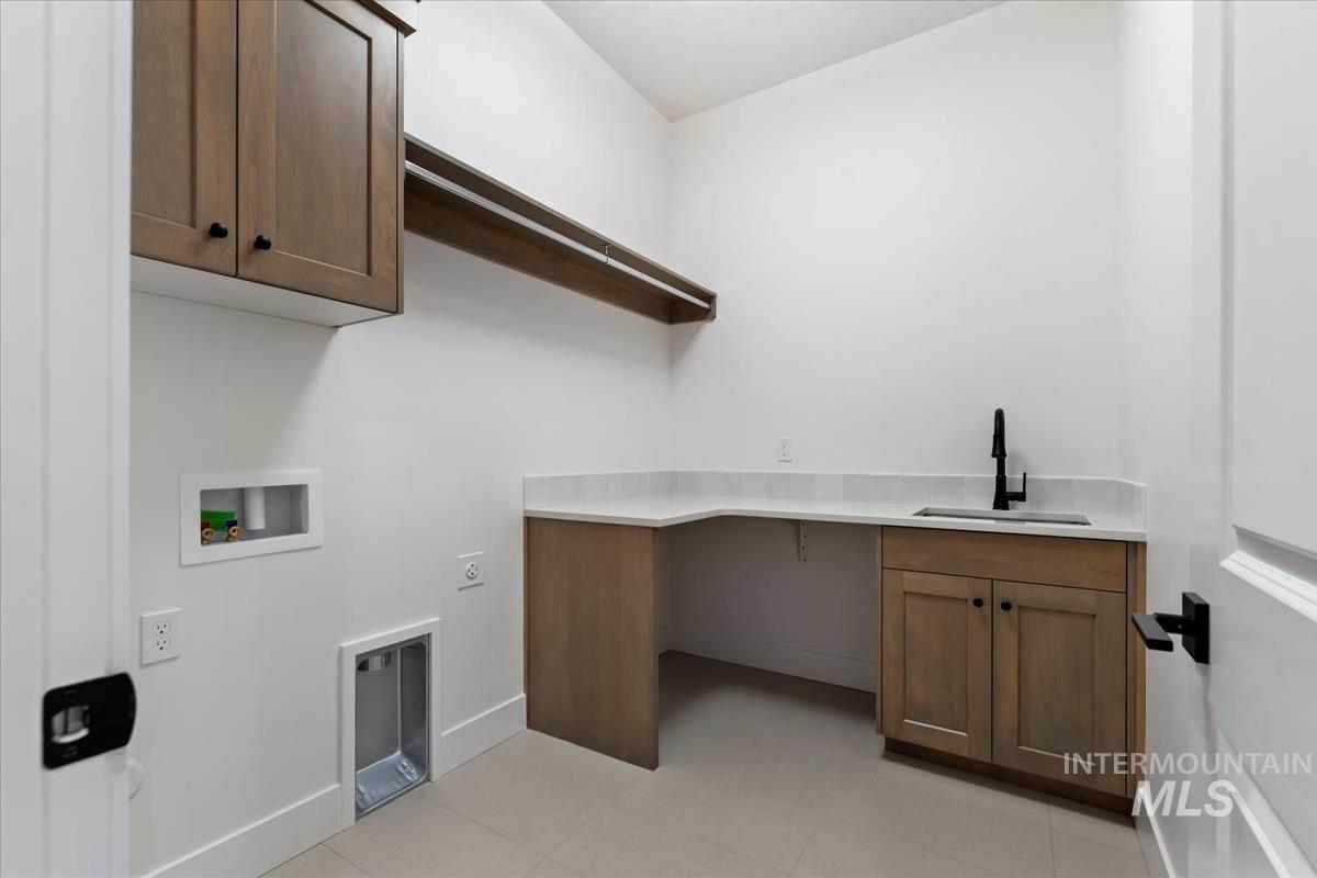 2085 E Blakehurst Ave