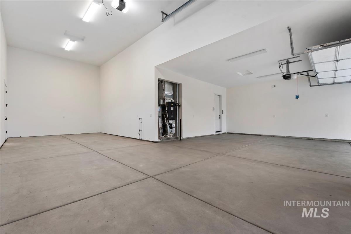 2085 E Blakehurst Ave