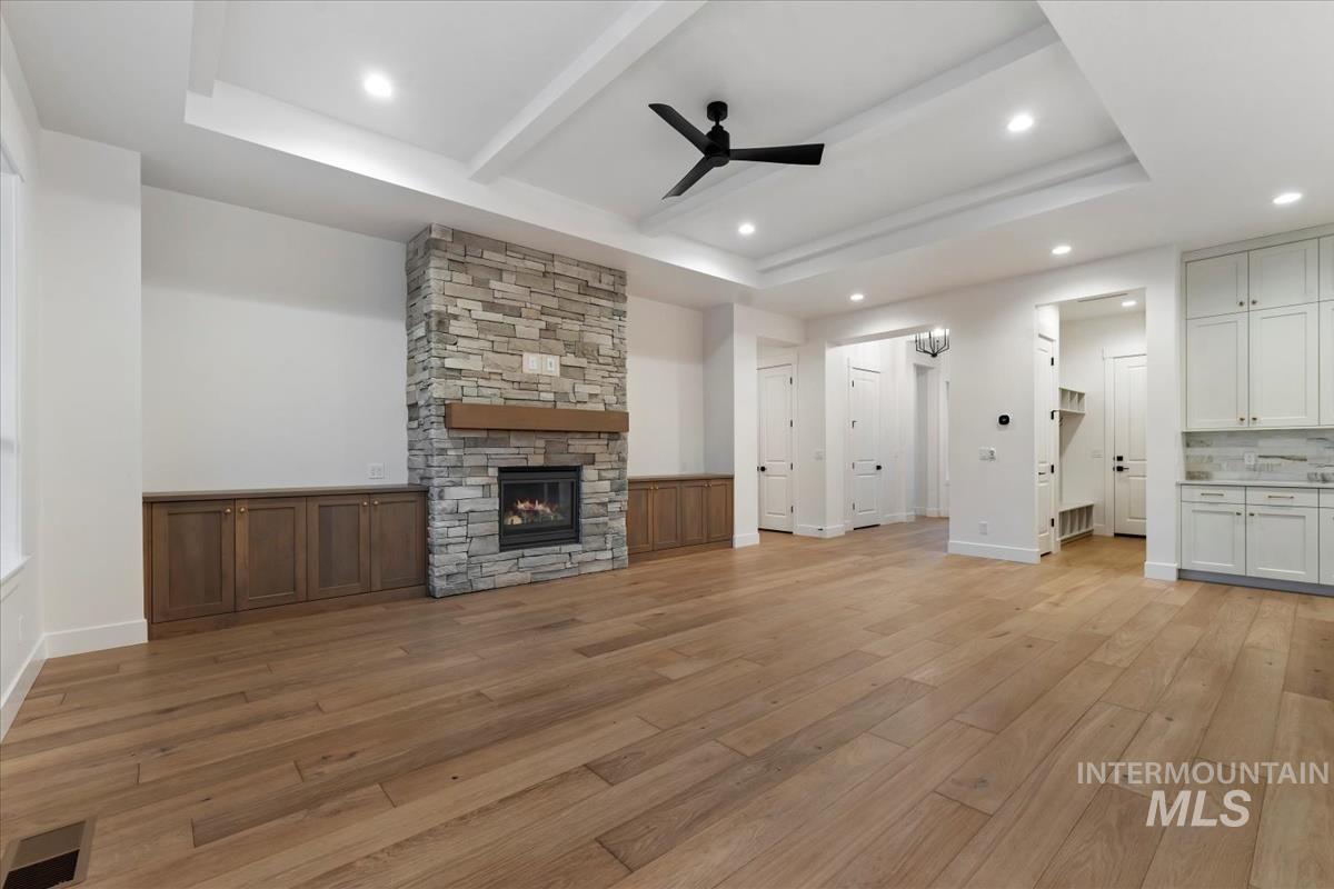 2085 E Blakehurst Ave