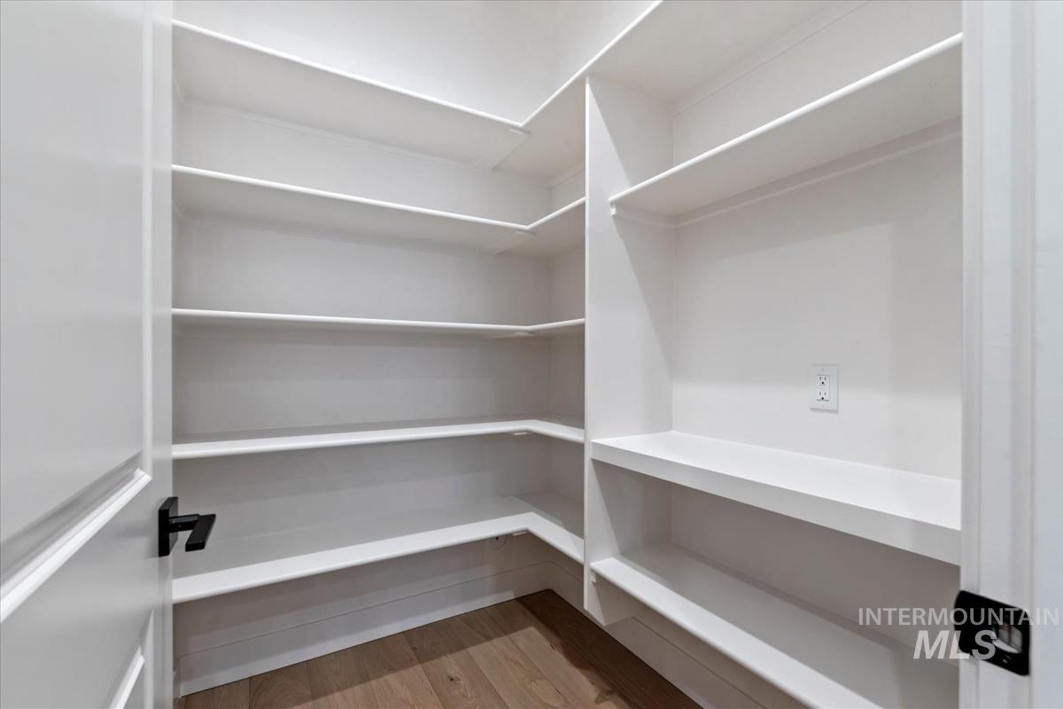 2085 E Blakehurst Ave