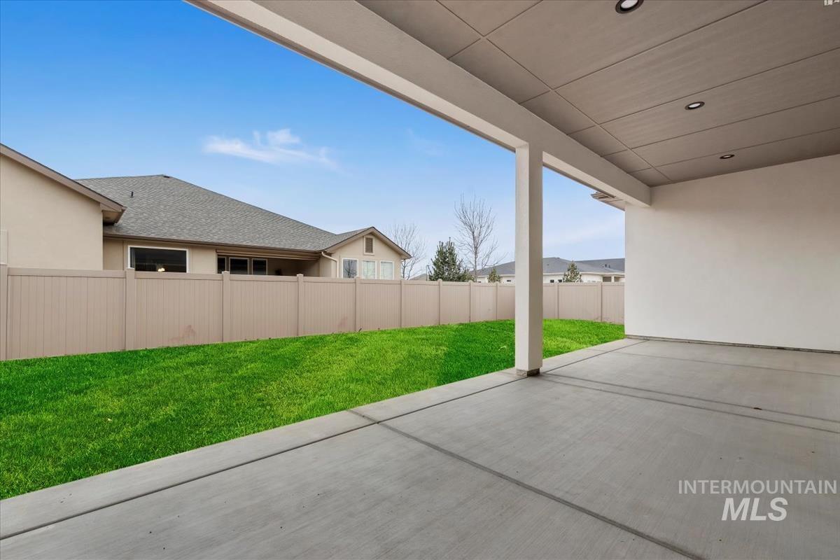 2085 E Blakehurst Ave