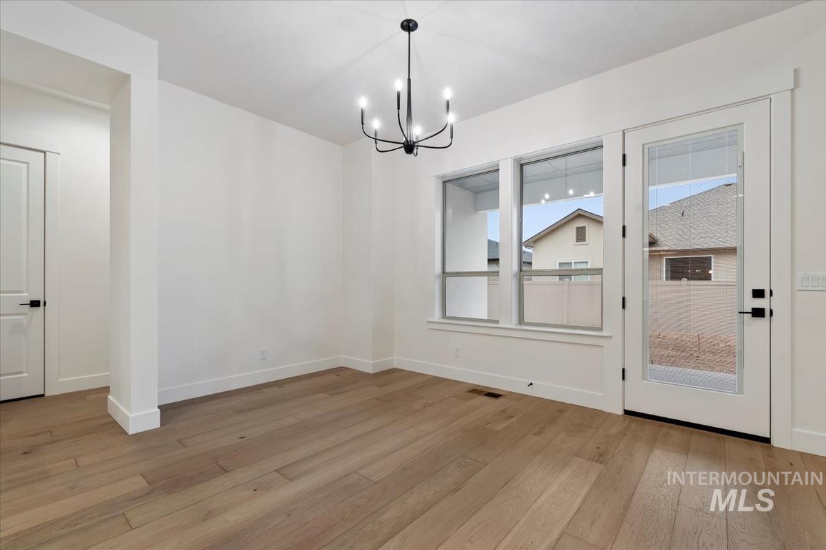 2085 E Blakehurst Ave