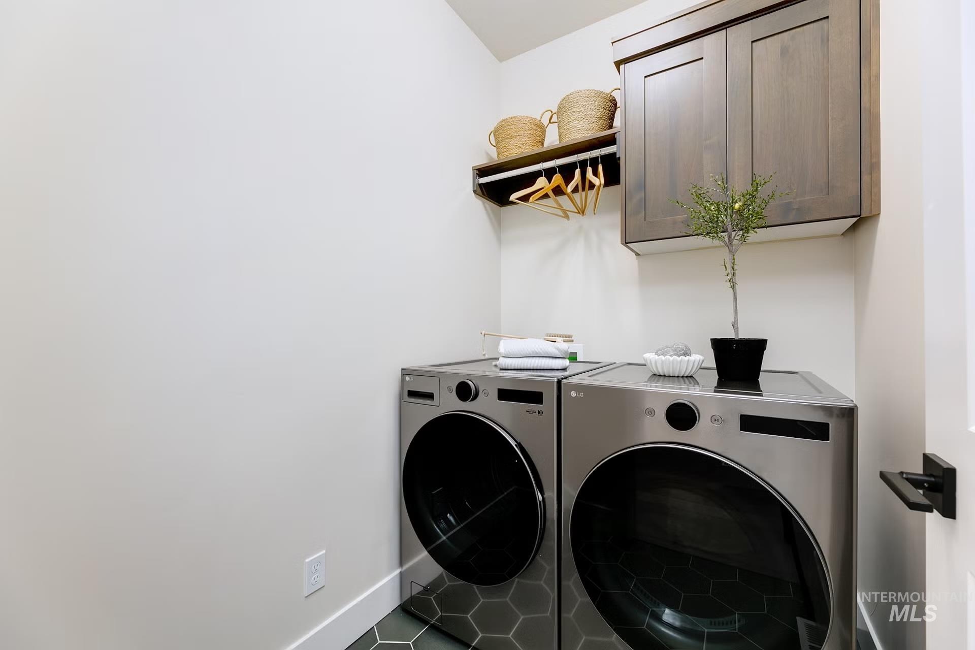 2135 E Sweet Pearl