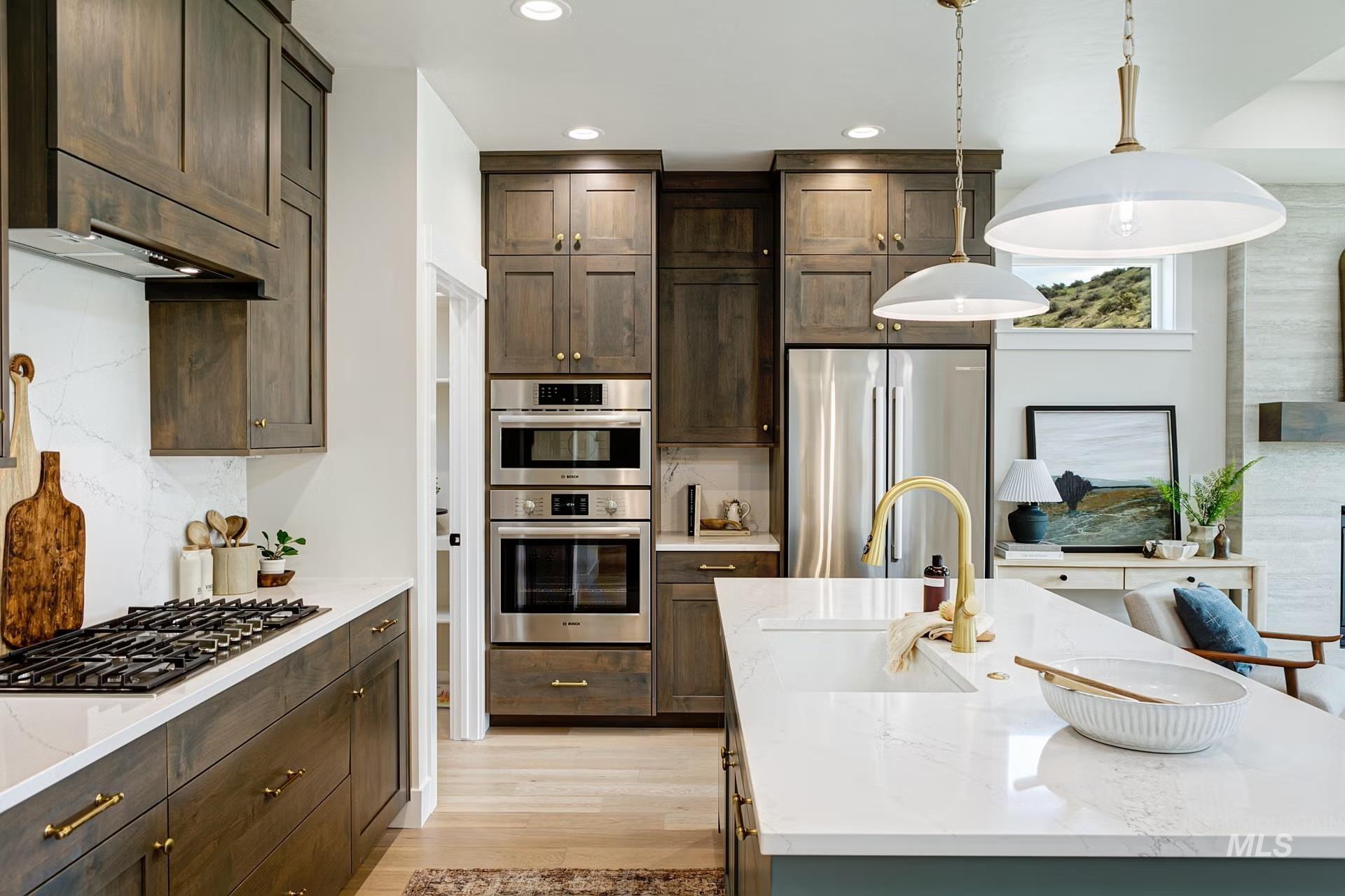 2135 E Sweet Pearl