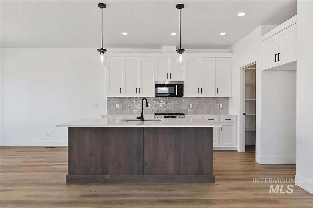 776 S Calhoun Ln.