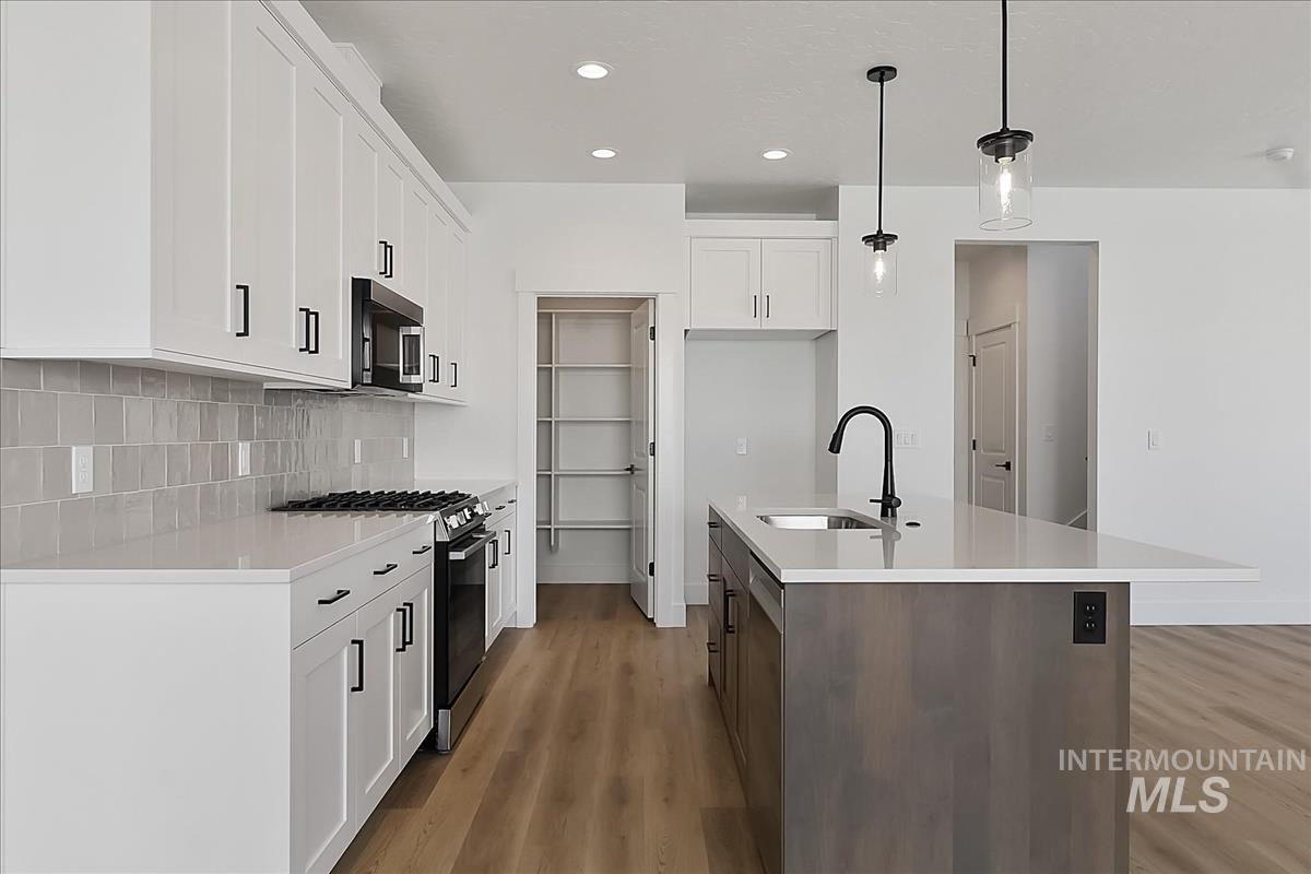 776 S Calhoun Ln.