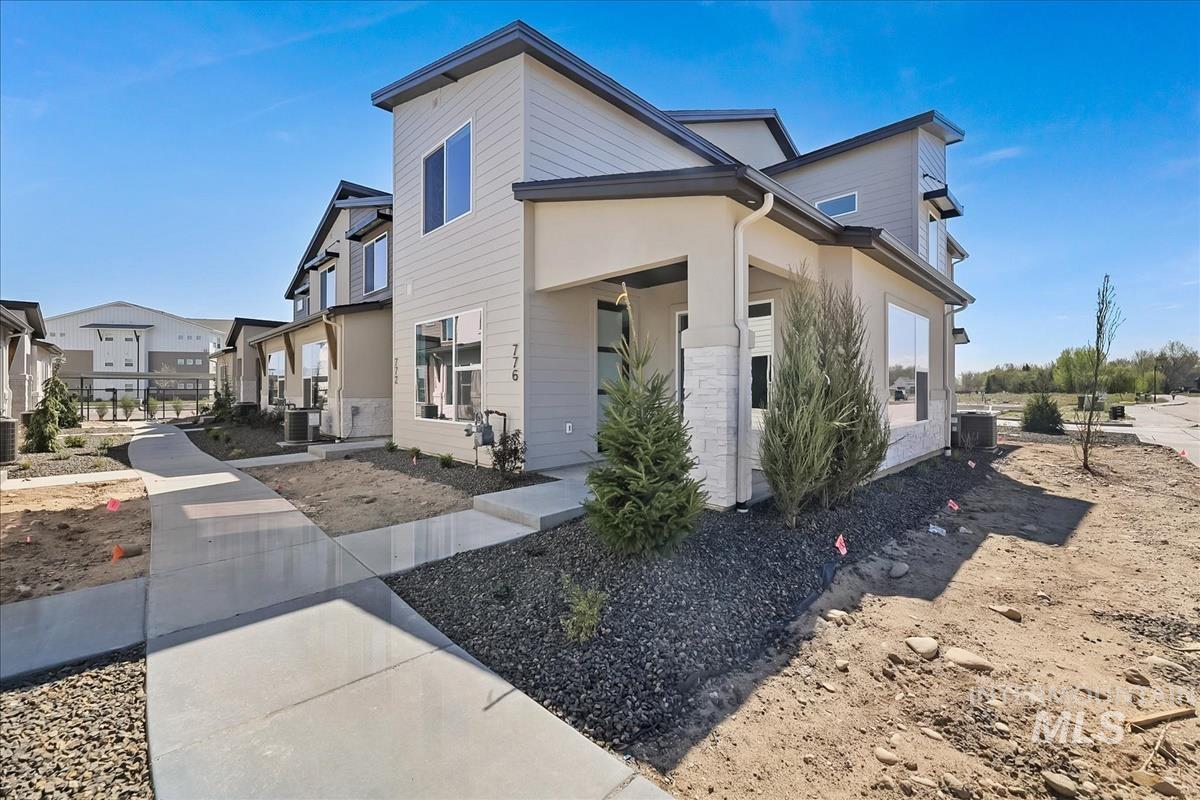 776 S Calhoun Ln.
