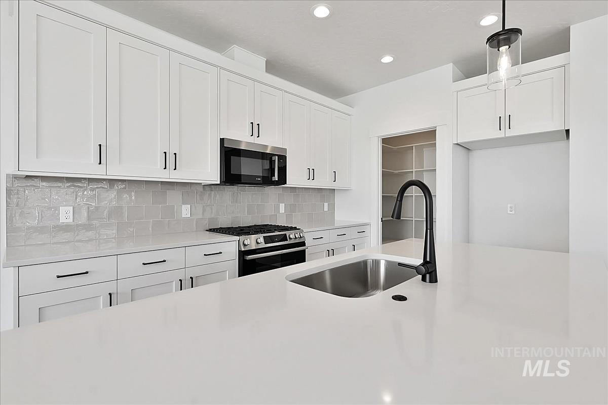 776 S Calhoun Ln.