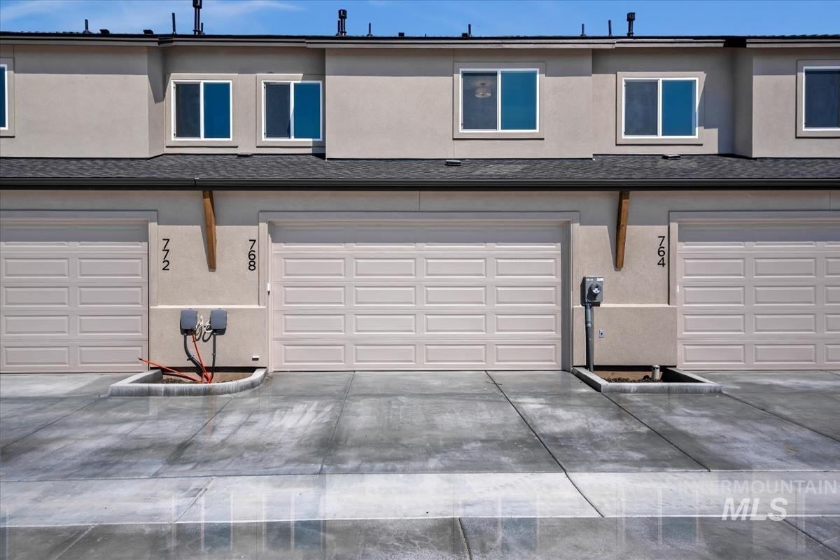 768 S Calhoun Ln.