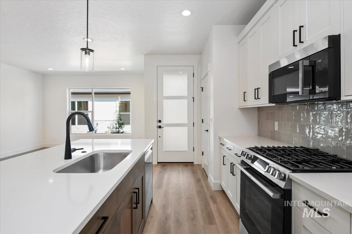 768 S Calhoun Ln.