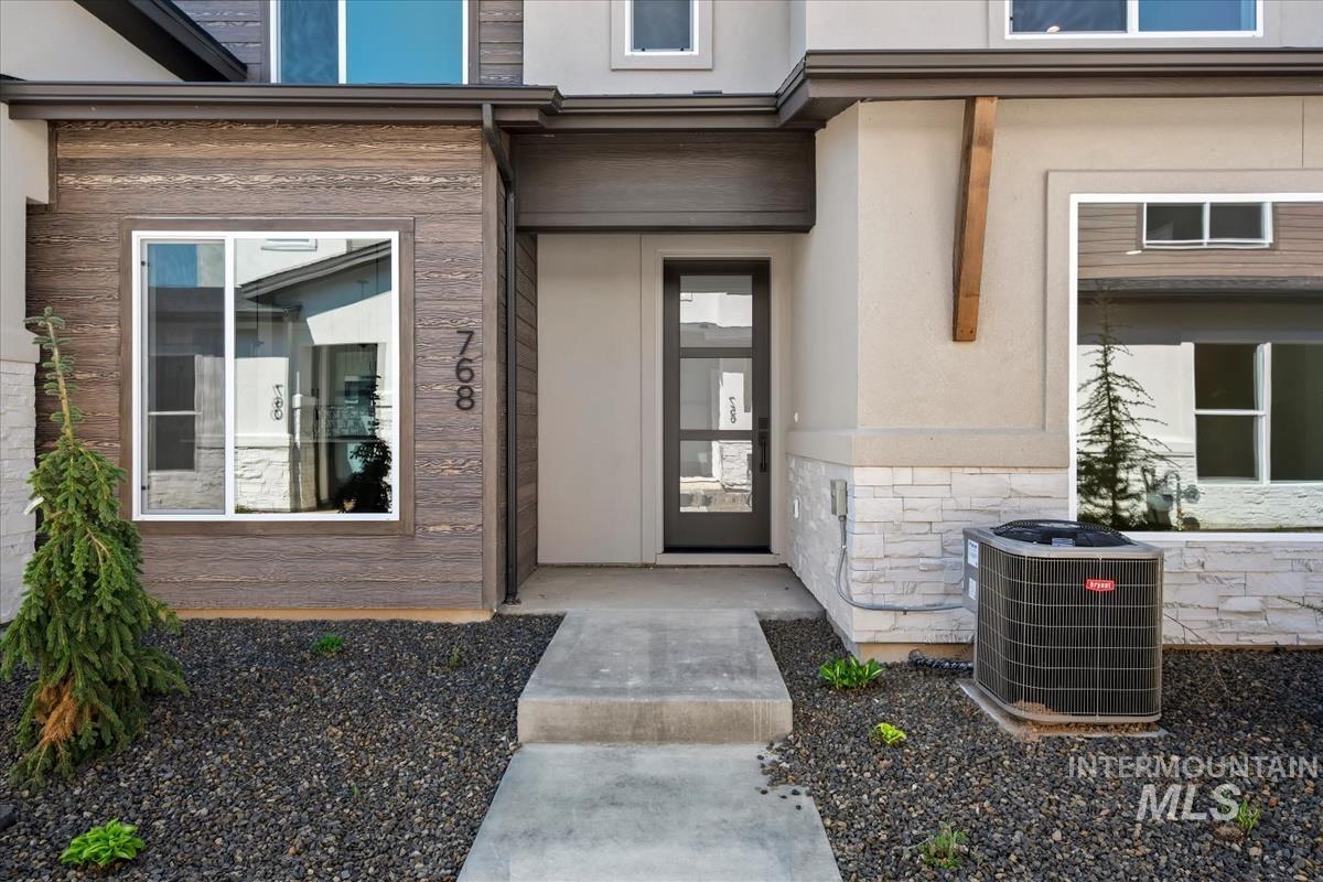 768 S Calhoun Ln.