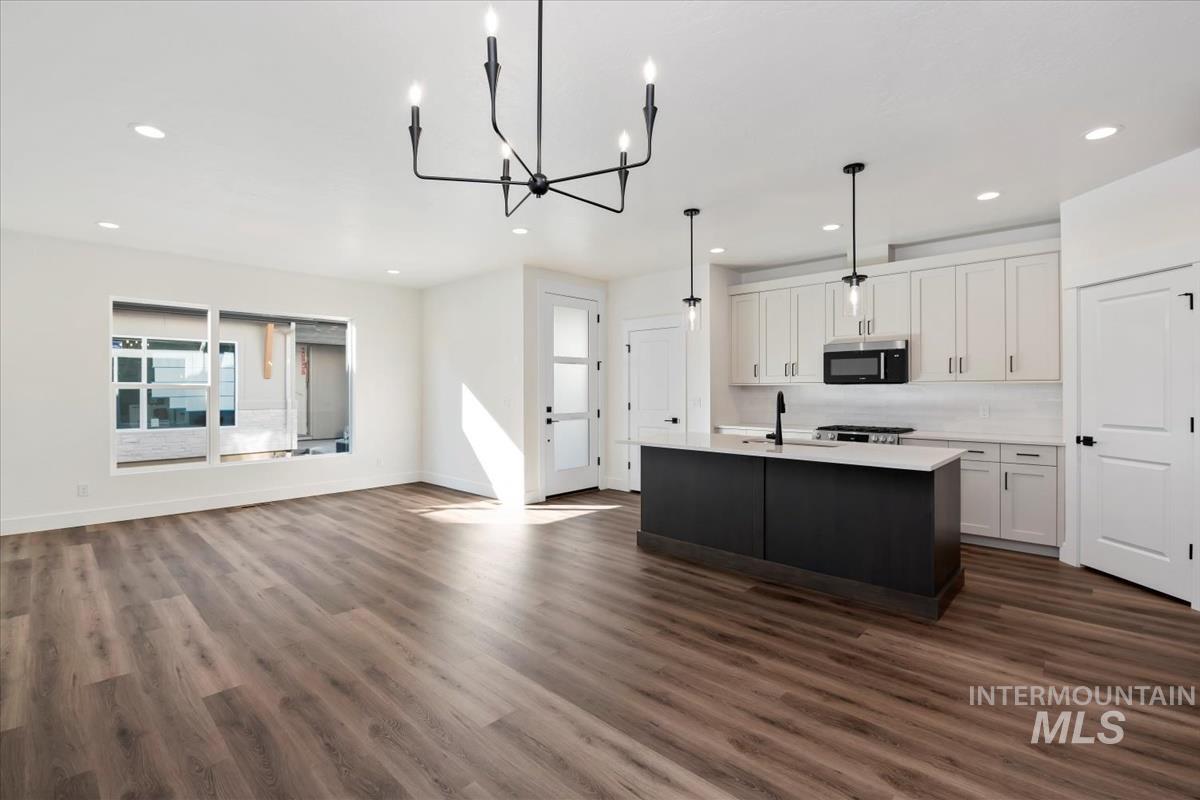 752 S Calhoun
