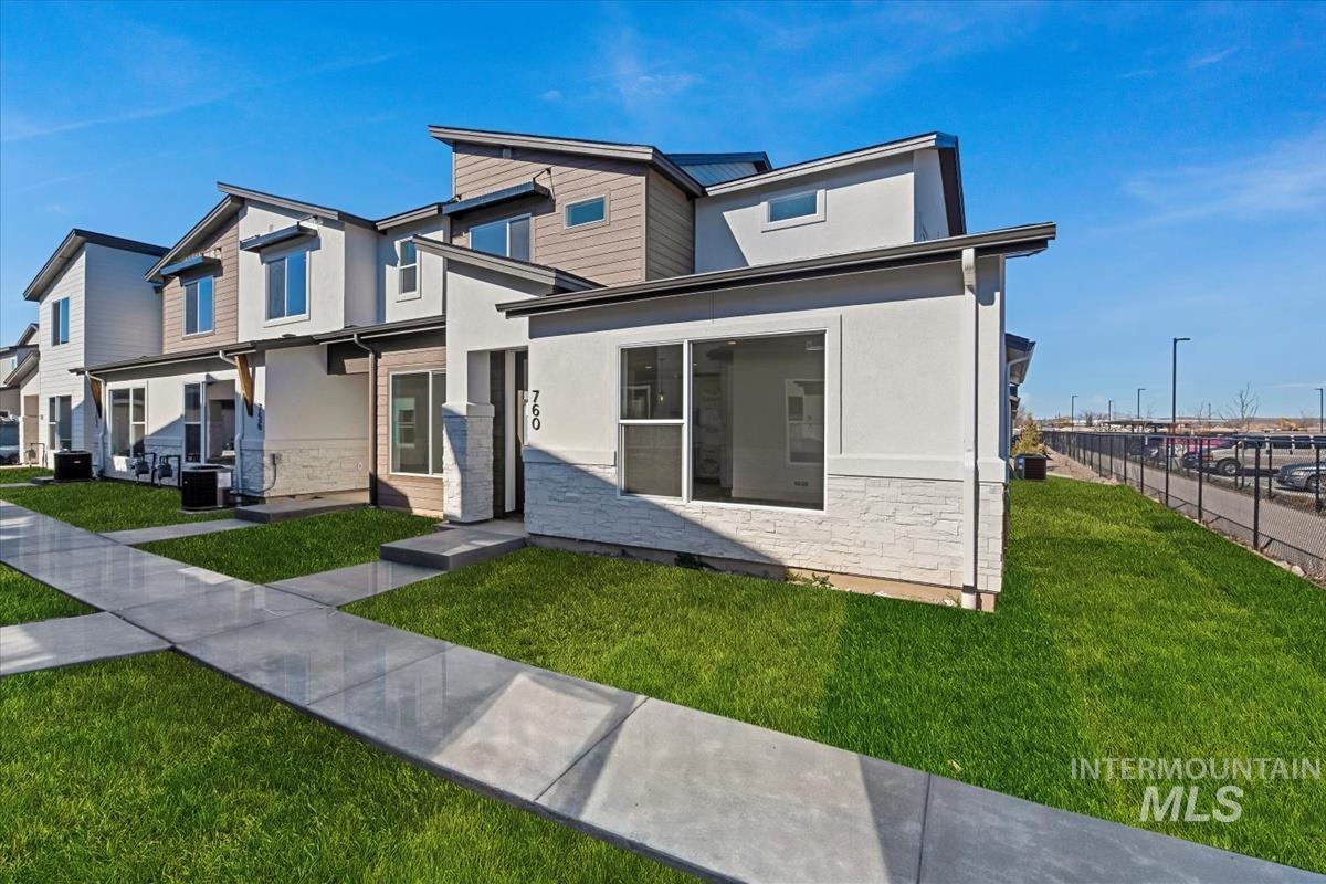 732 S Calhoun Ln.