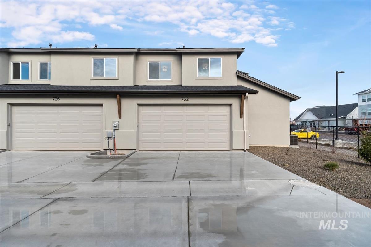 732 S Calhoun Ln.