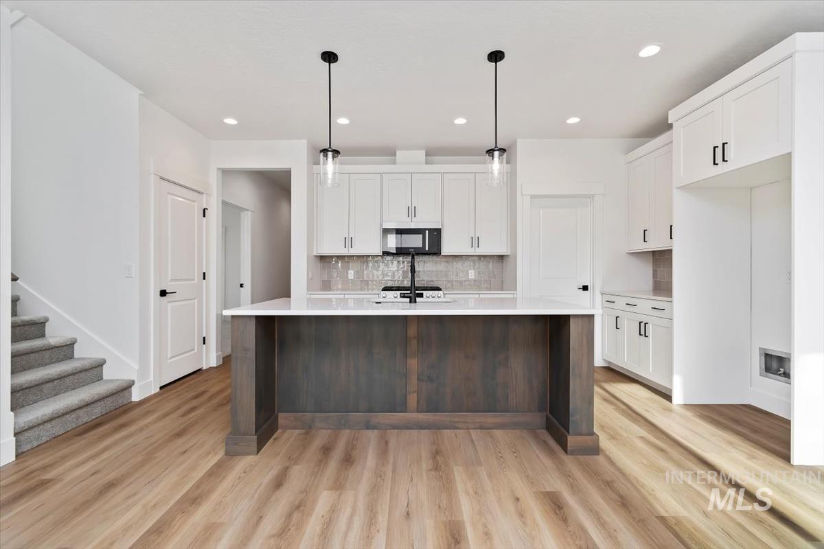 732 S Calhoun Ln.