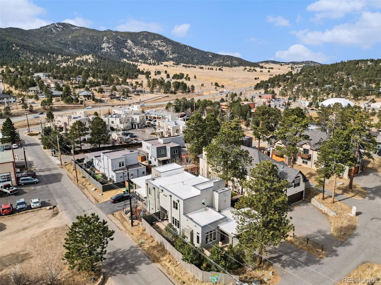 3069 Bergen Point Trl