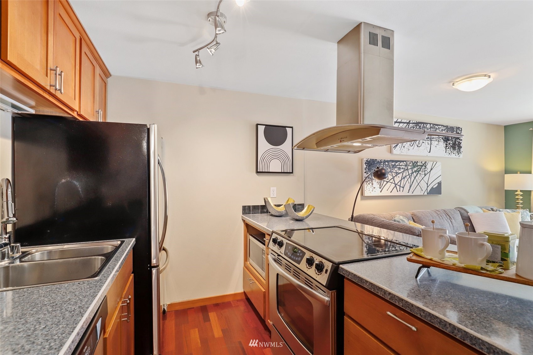 1730 Taylor Avenue N Unit: 305