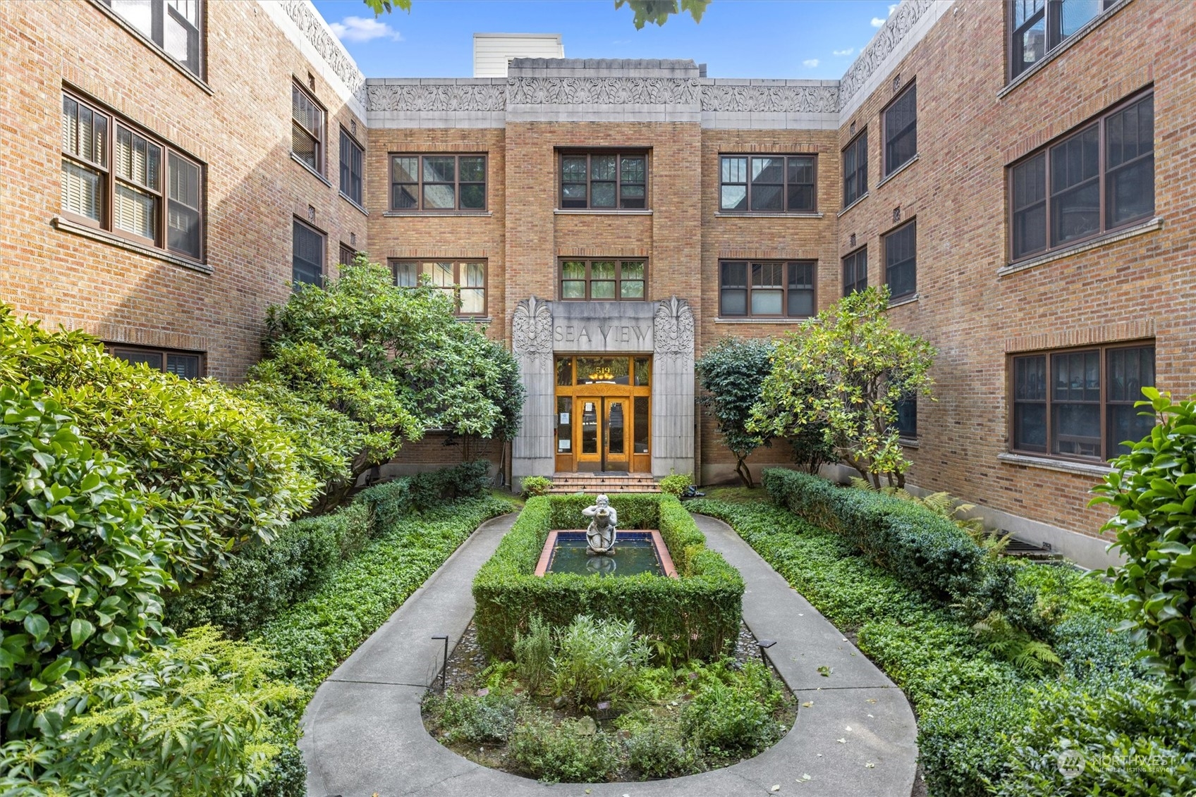 519 W Roy Street Unit: 411