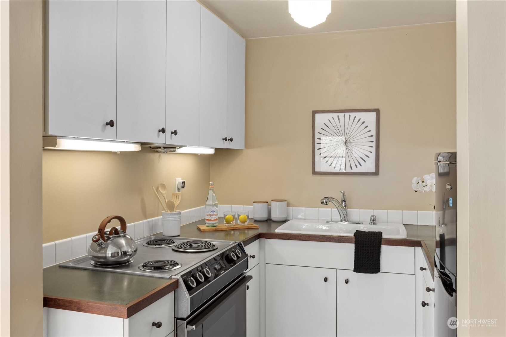 519 W Roy Street Unit: 411