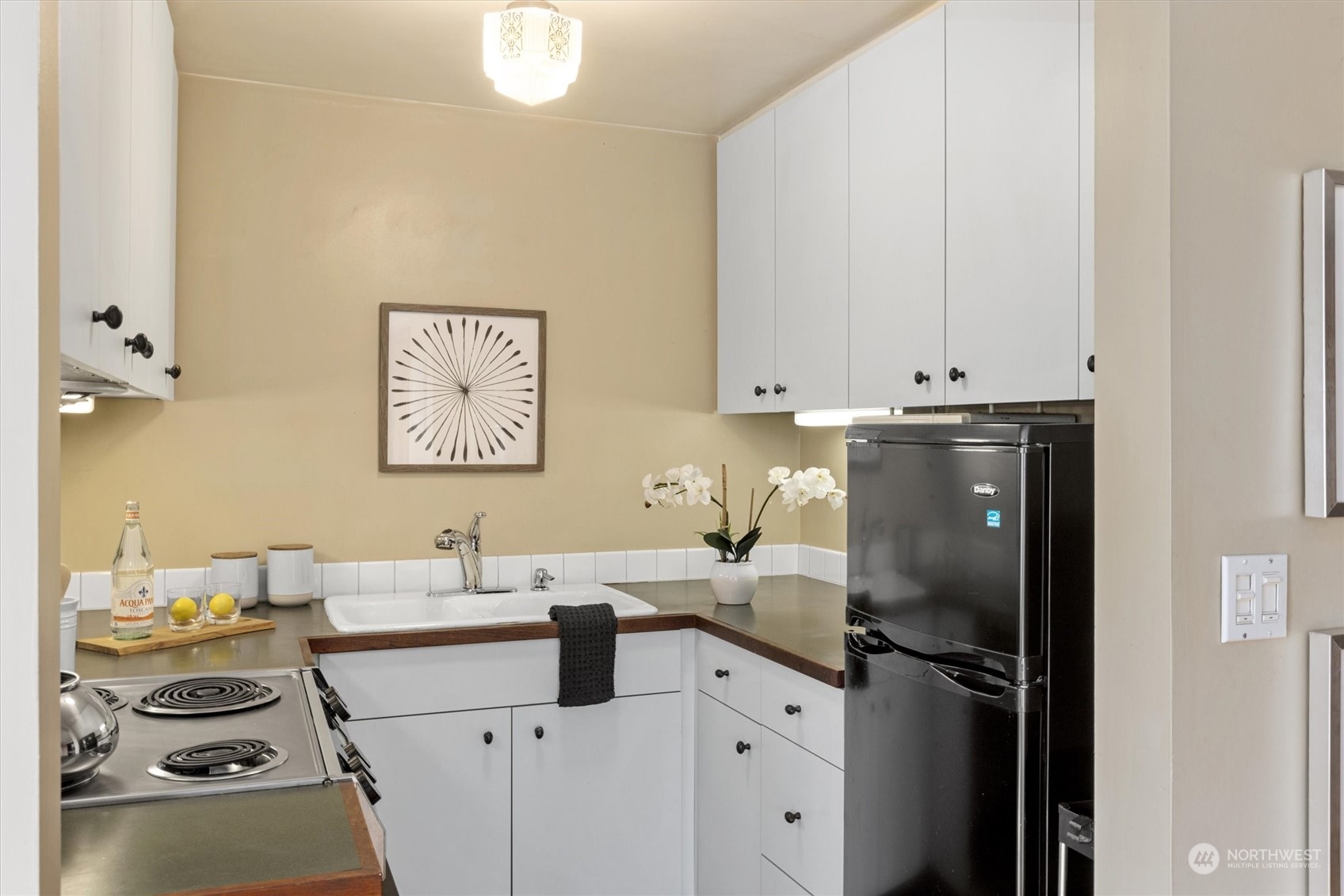519 W Roy Street Unit: 411