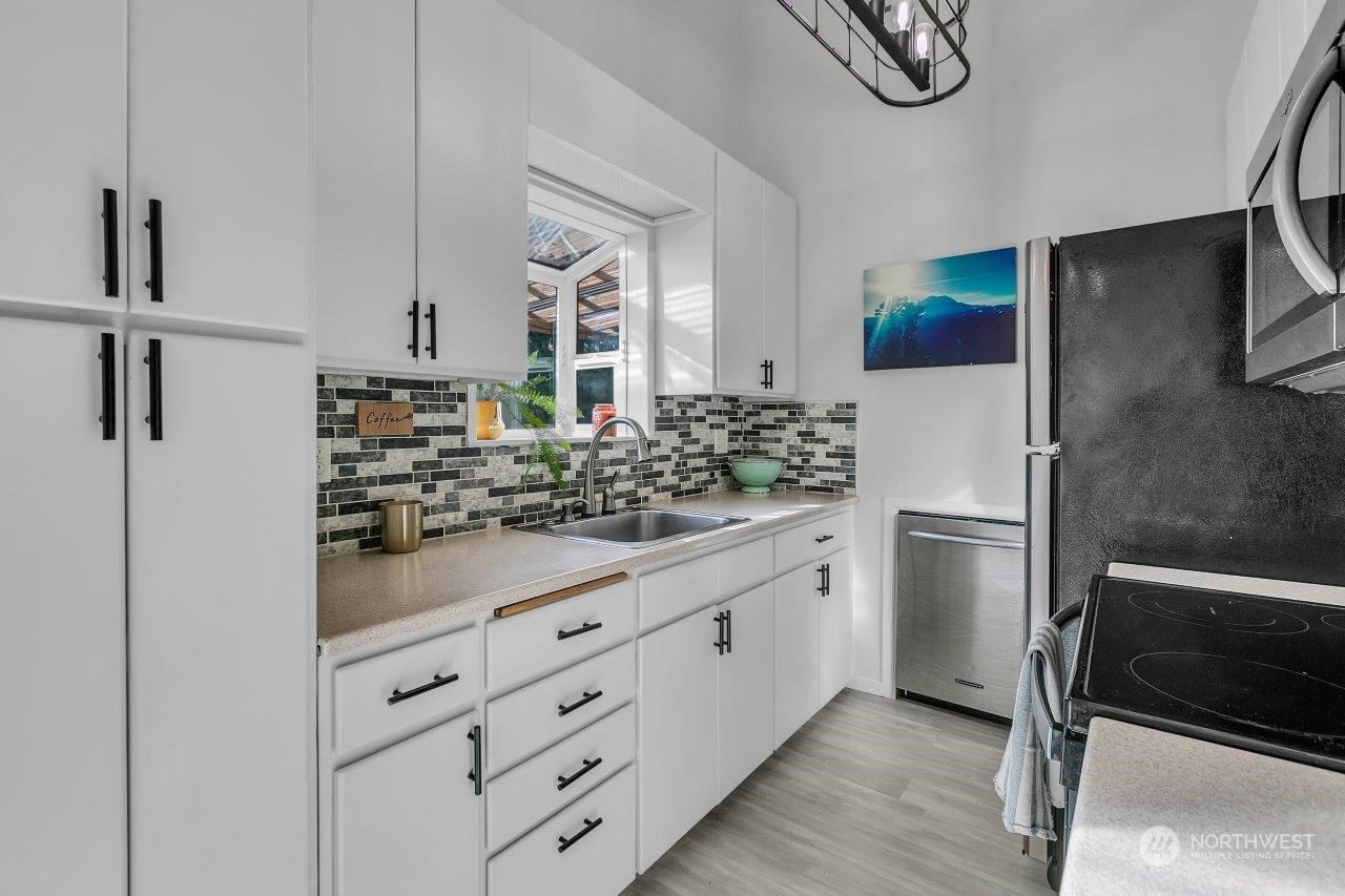 2703 SW 105th Street