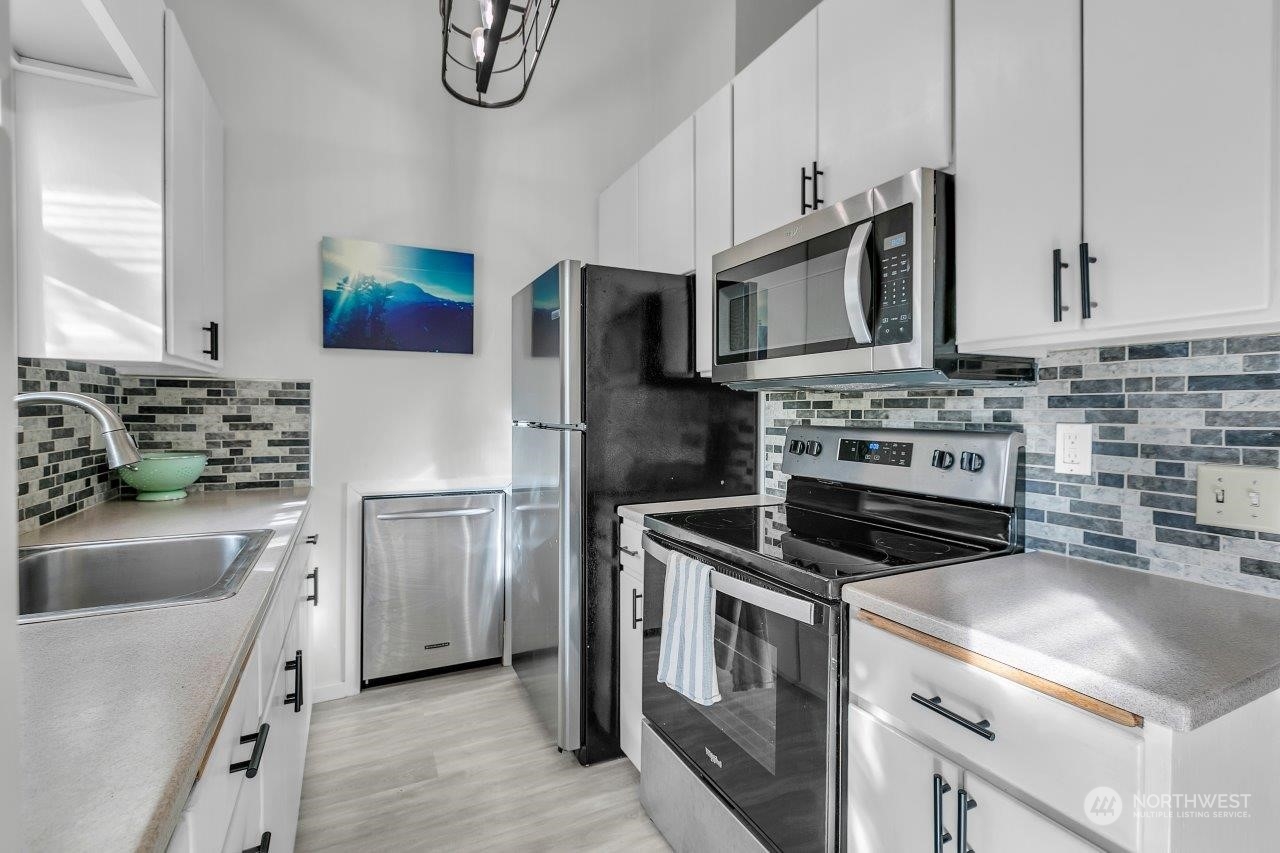 2703 SW 105th Street