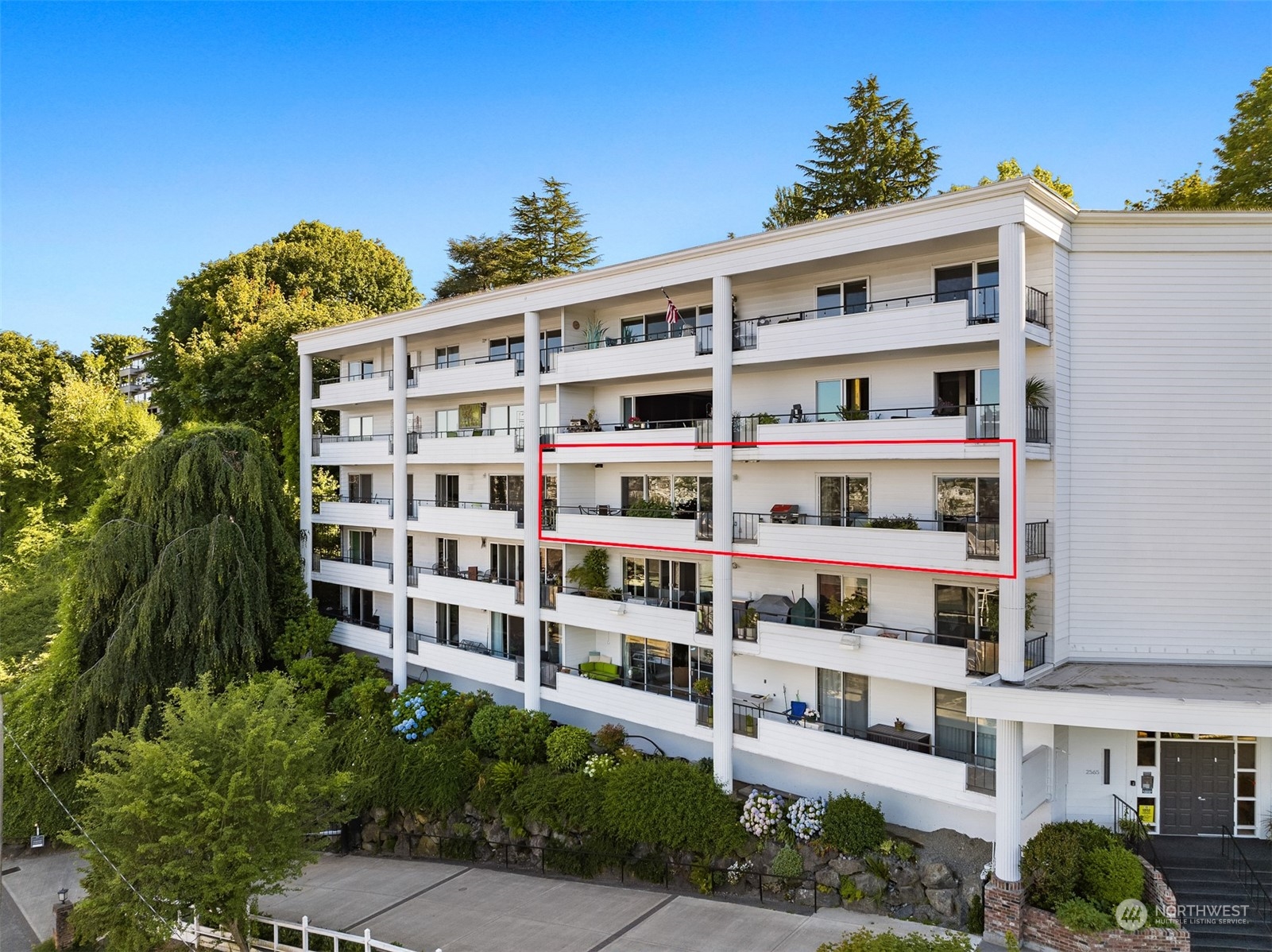 2565 Dexter Avenue N Unit: 302