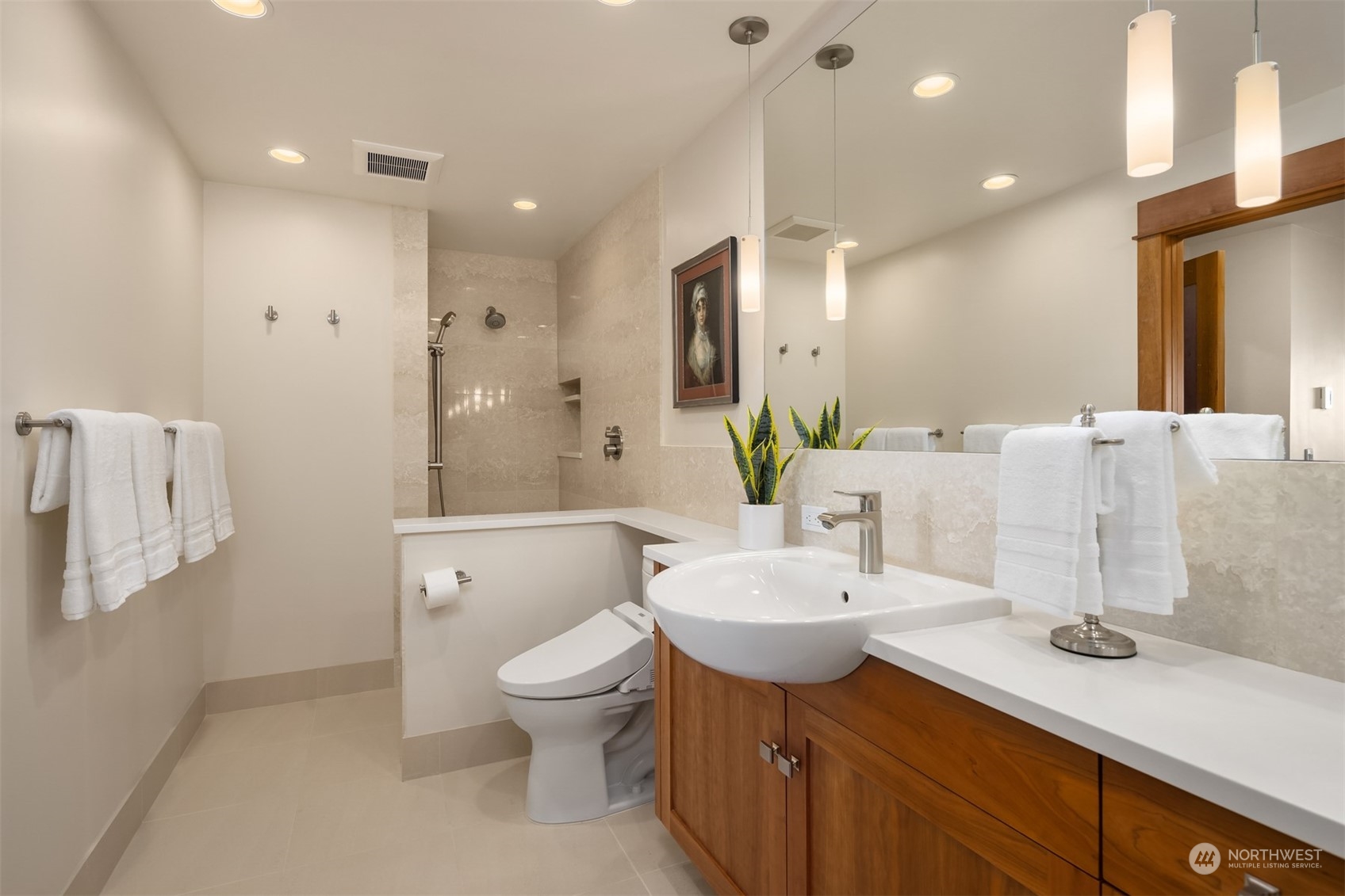2565 Dexter Avenue N Unit: 302