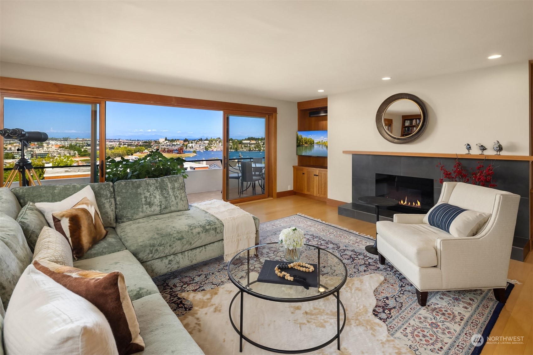 2565 Dexter Avenue N Unit: 302