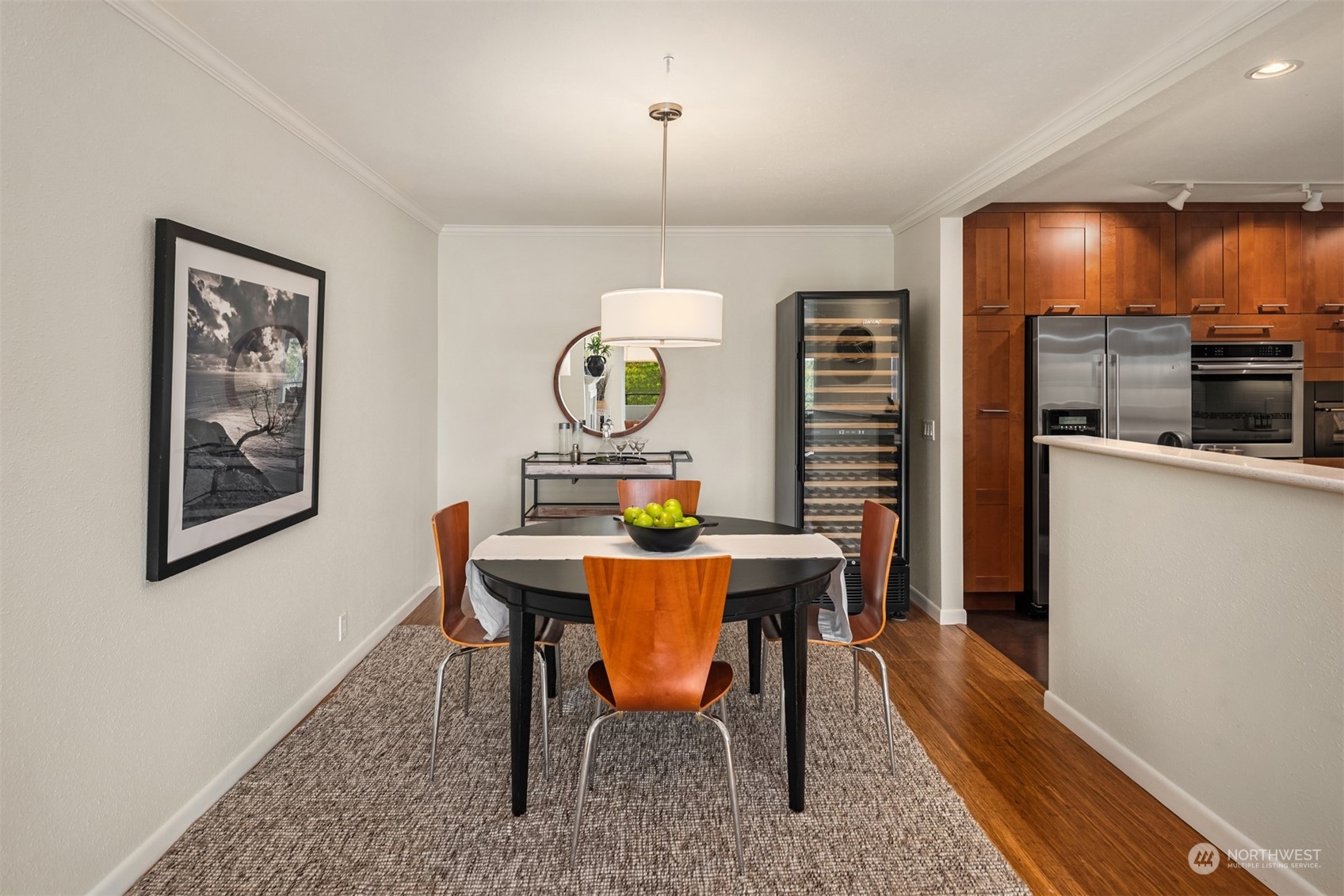 2565 Dexter Avenue N Unit: 204