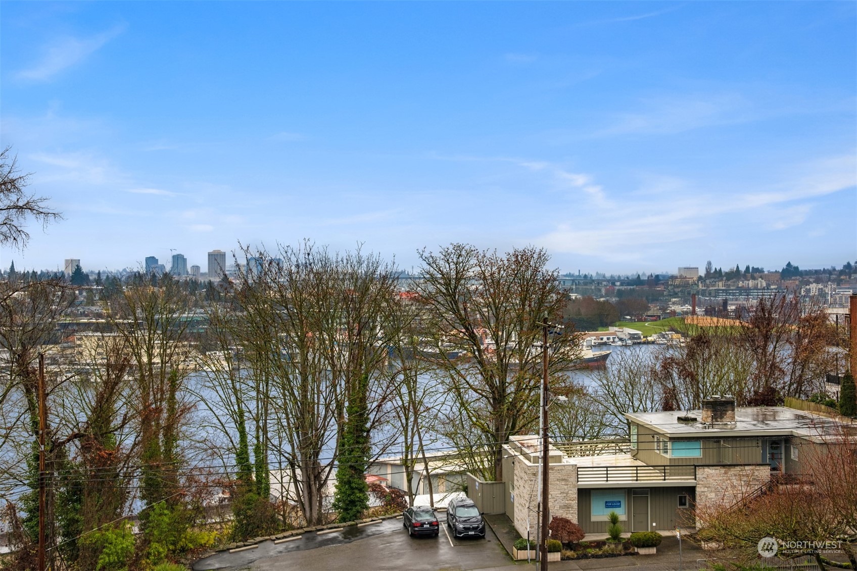 2565 Dexter Avenue N Unit: 204