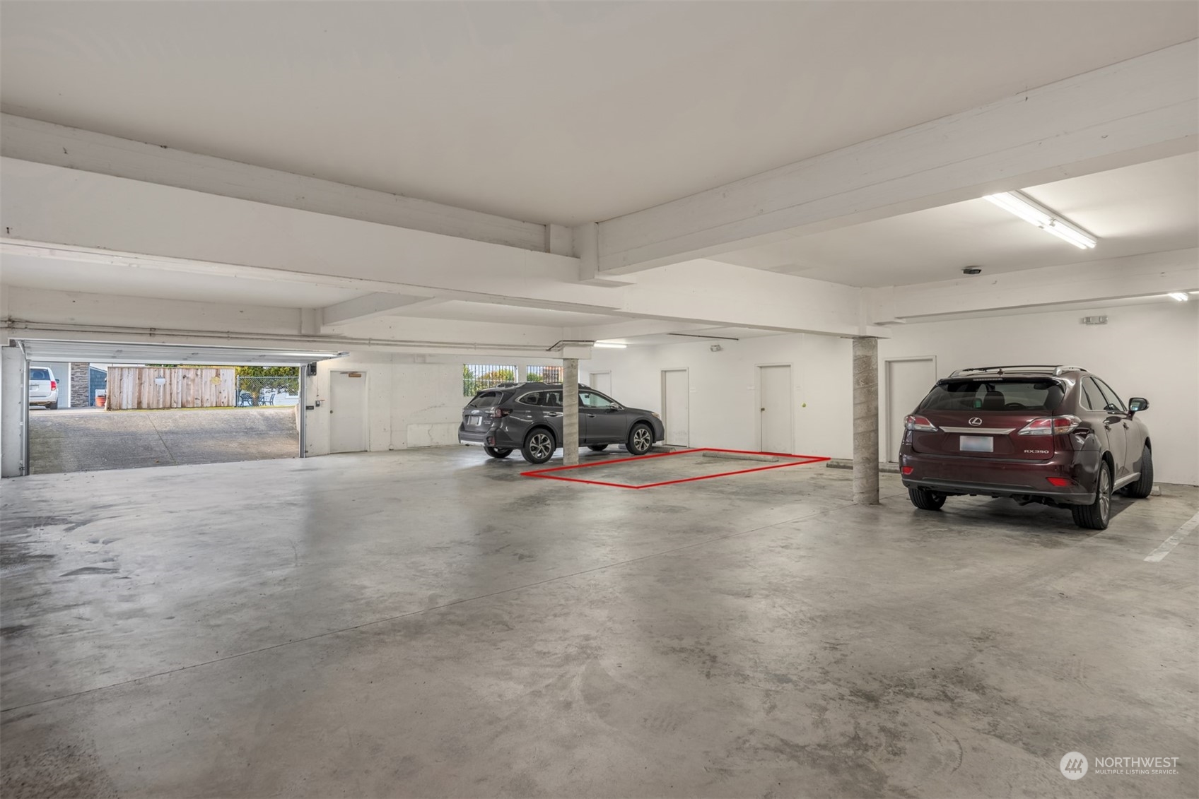 135 2nd Avenue N #102