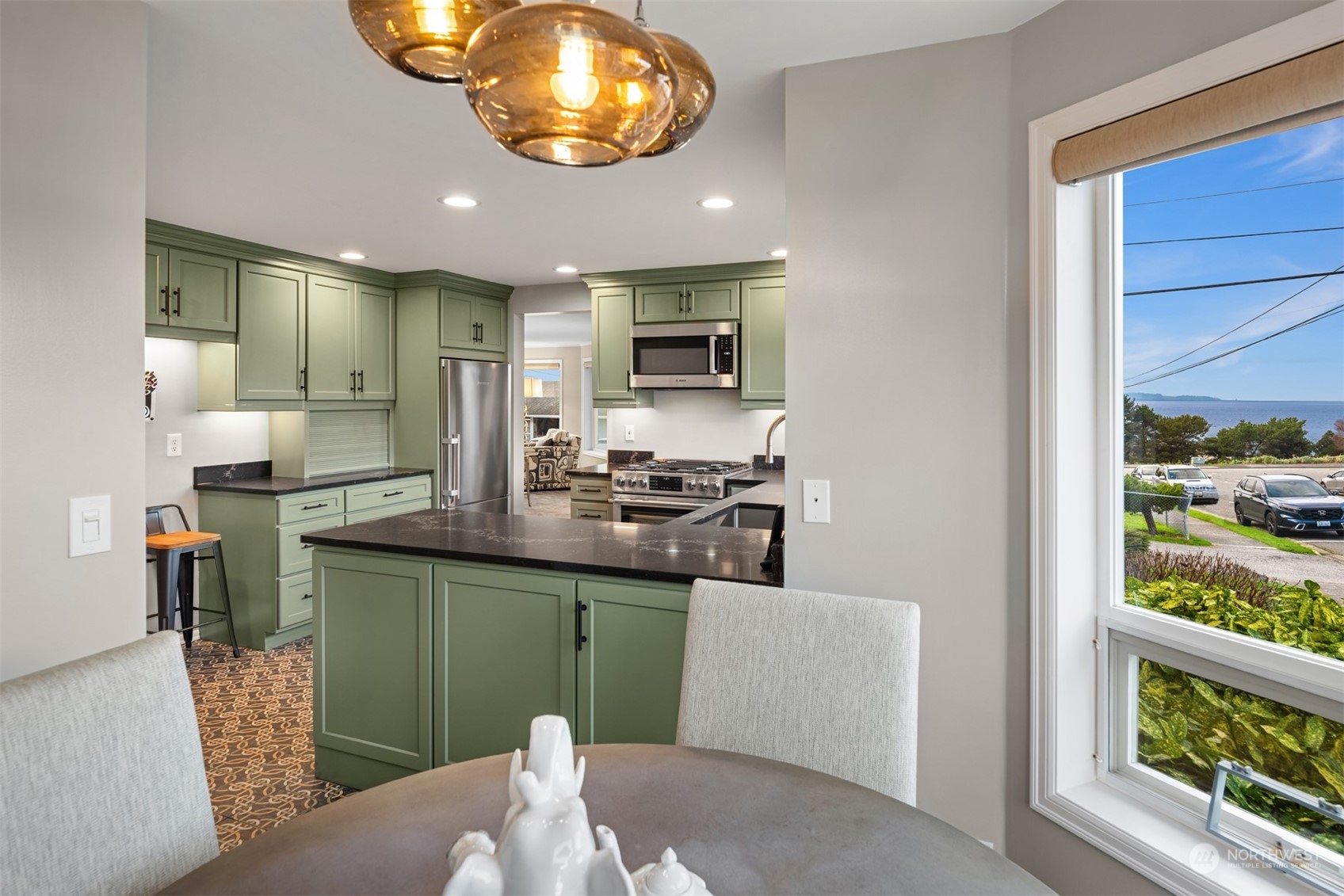 135 2nd Avenue N #102