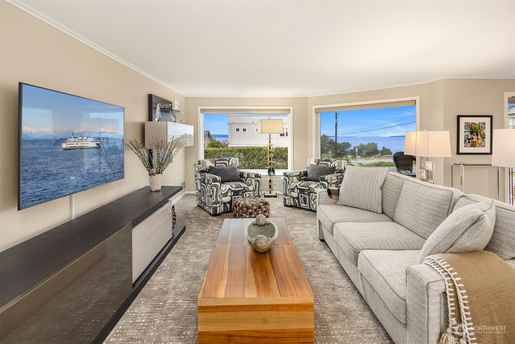 135 2nd Avenue N #102
