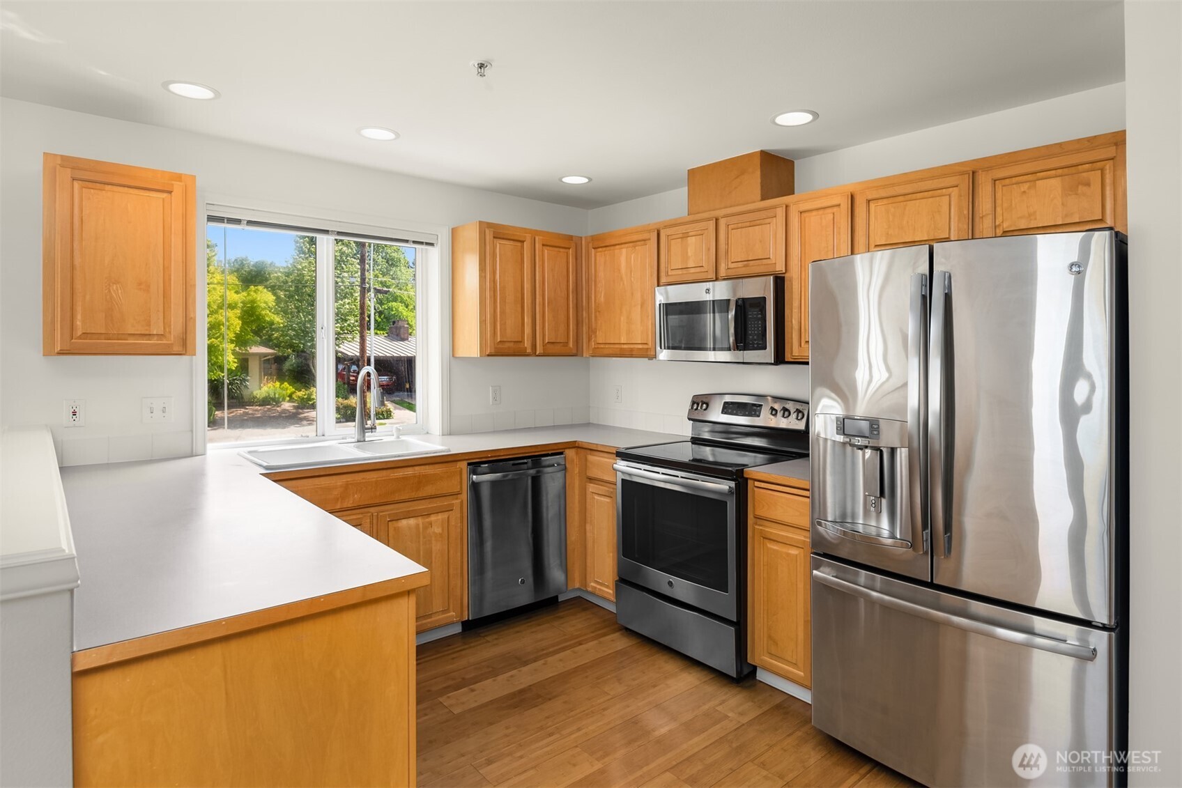 232 4th Avenue S Unit: 206