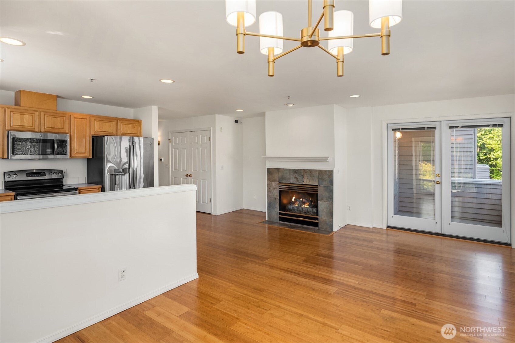 232 4th Avenue S Unit: 206