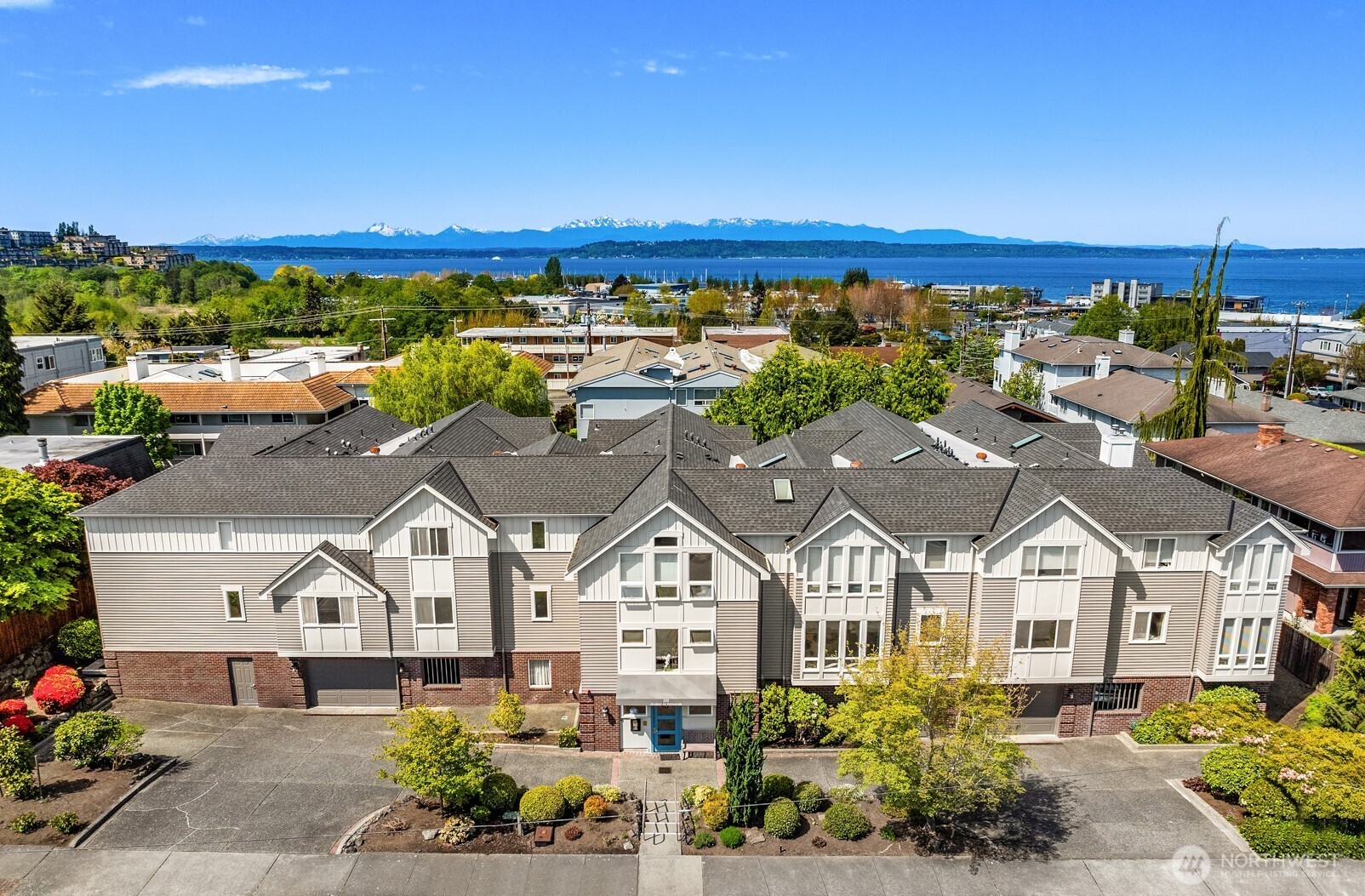 232 4th Avenue S Unit: 206