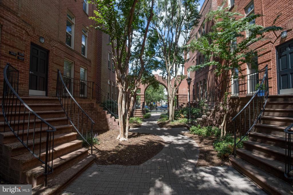 1437 A St NE #1437