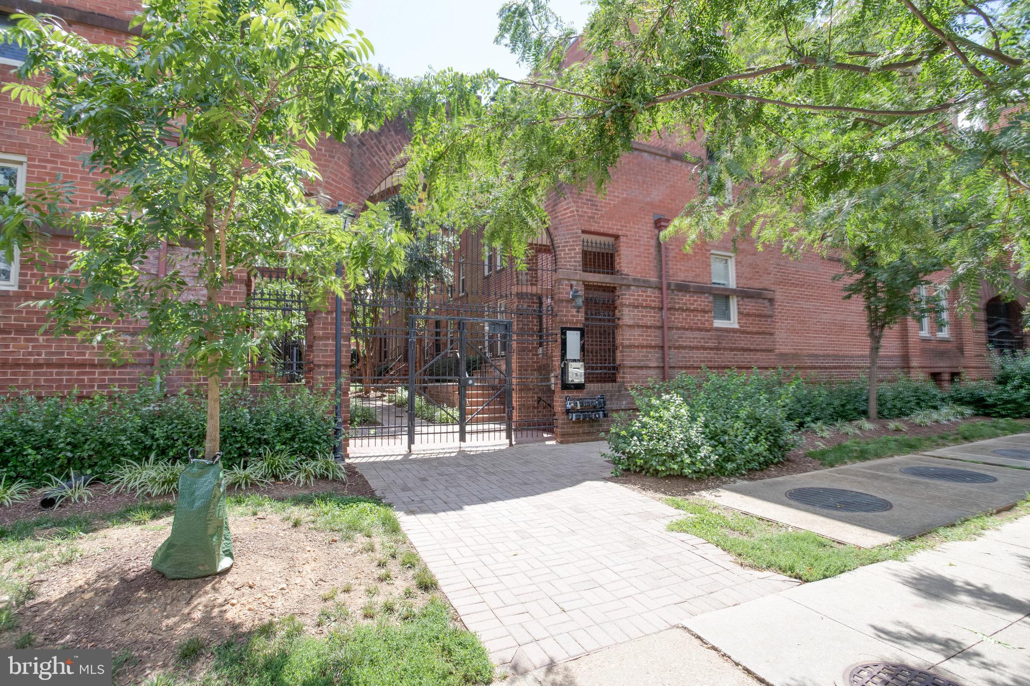 1437 A St NE #1437