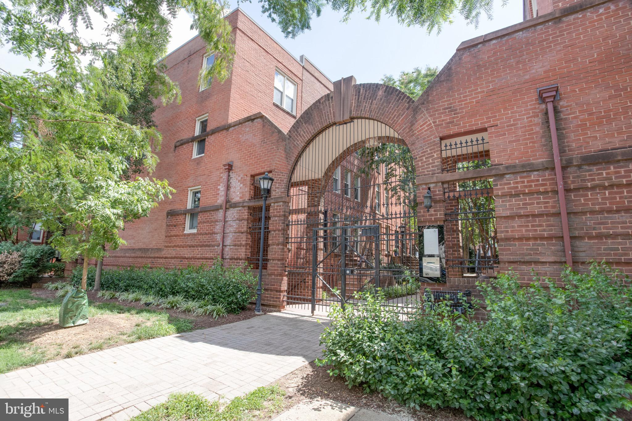 1437 A St NE #1437